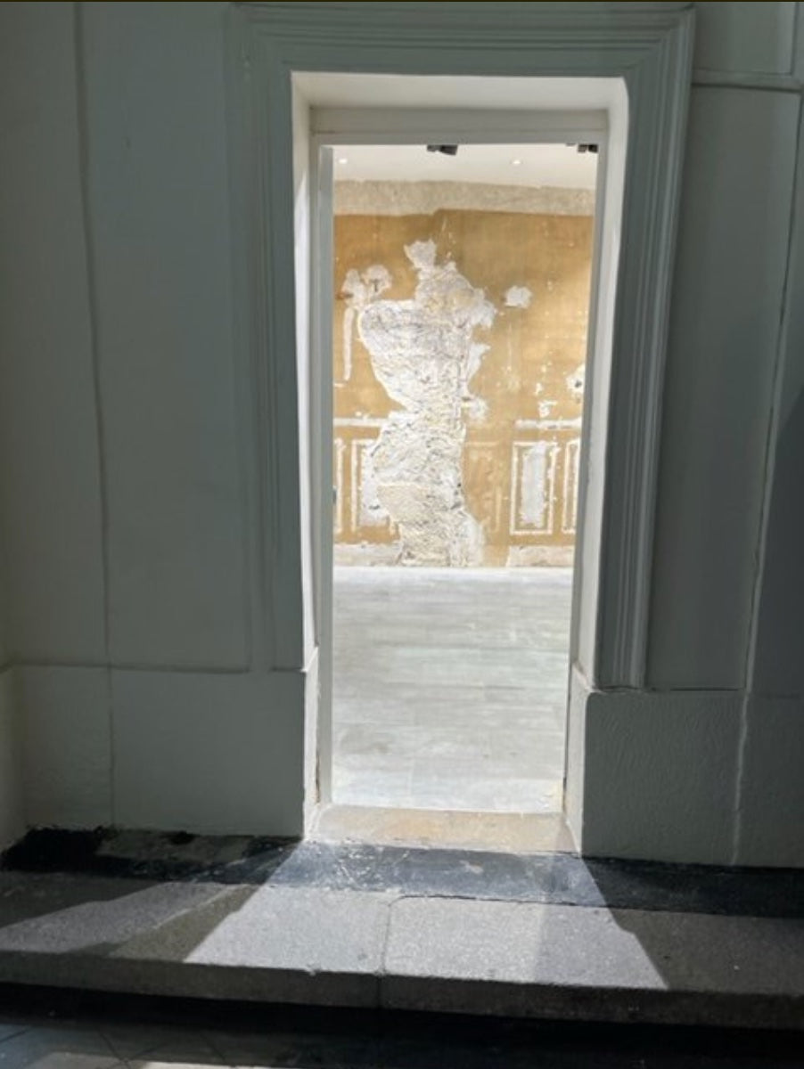 LITTLE SHOWROOM IN THE MARAIS DISTRICT